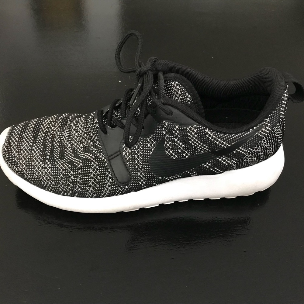 Nike Roche Women’s Running shoe